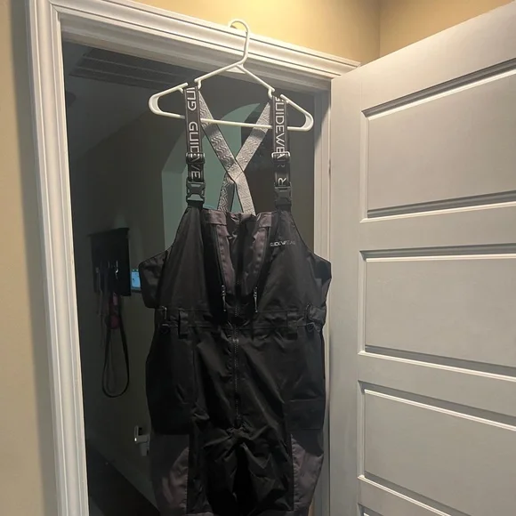 Men’s Cabelas XXL Rainsuit.